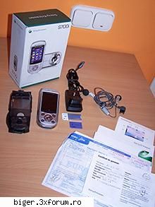 am un se s700 cumparat in martie 2005, are garantie, absolut tot ce avea in pachet in ziua cand a